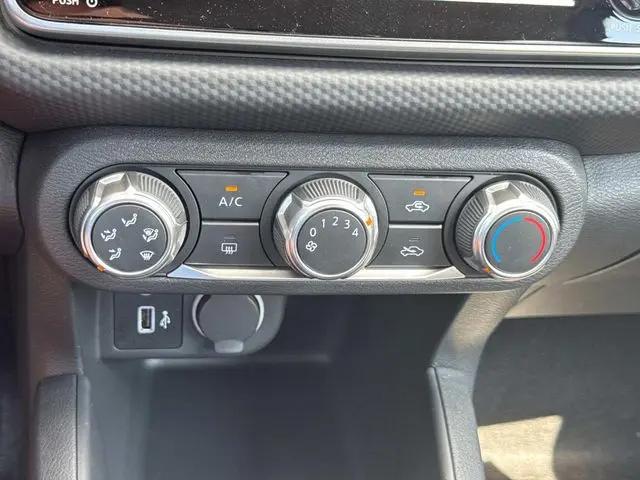 2025 Nissan Kicks S