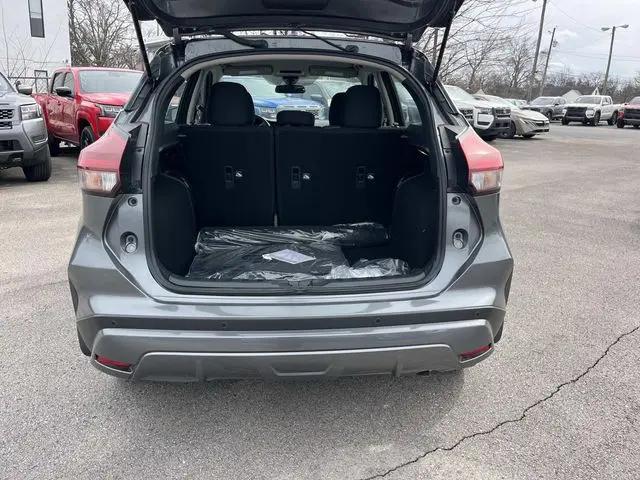 2025 Nissan Kicks S