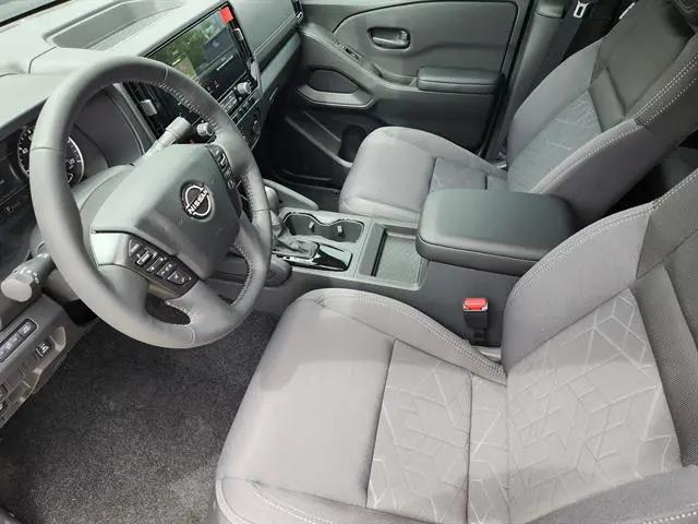 2026 Nissan Frontier Crew Cab SV 4x2