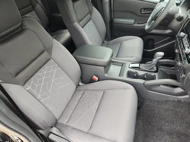 2026 Nissan Frontier Crew Cab SV 4x2