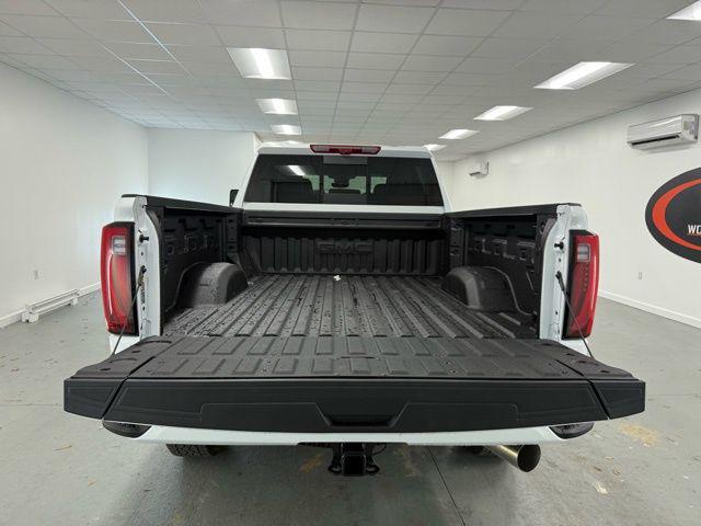 2026 GMC Sierra 2500HD Crew Cab, Standard Bed, Denali Ultimate, 4WD