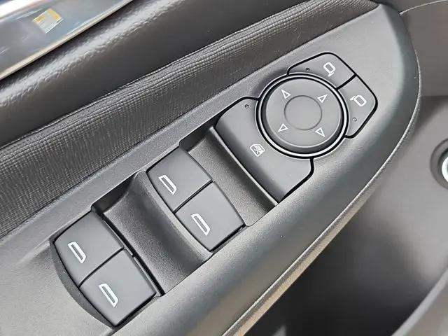 2026 Buick NV Avenir FWD