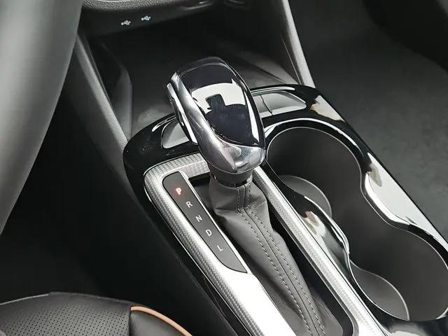 2026 Buick NV Avenir FWD