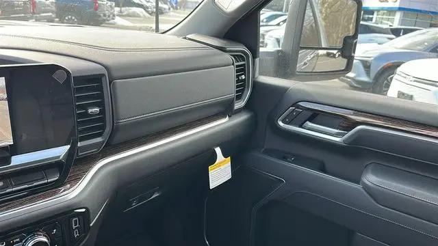 2026 GMC Sierra 2500HD Crew Cab, Standard Bed, SLE, 4WD