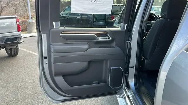 2026 GMC Sierra 2500HD Crew Cab, Standard Bed, SLE, 4WD
