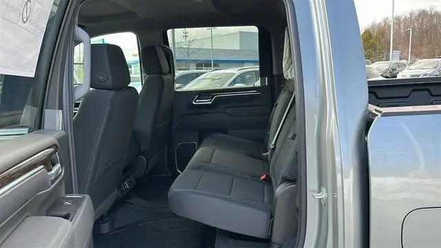 2026 GMC Sierra 2500HD Crew Cab, Standard Bed, SLE, 4WD