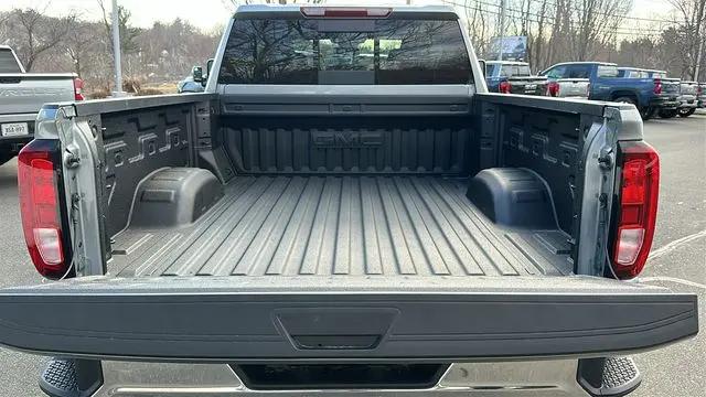 2026 GMC Sierra 2500HD Crew Cab, Standard Bed, SLE, 4WD