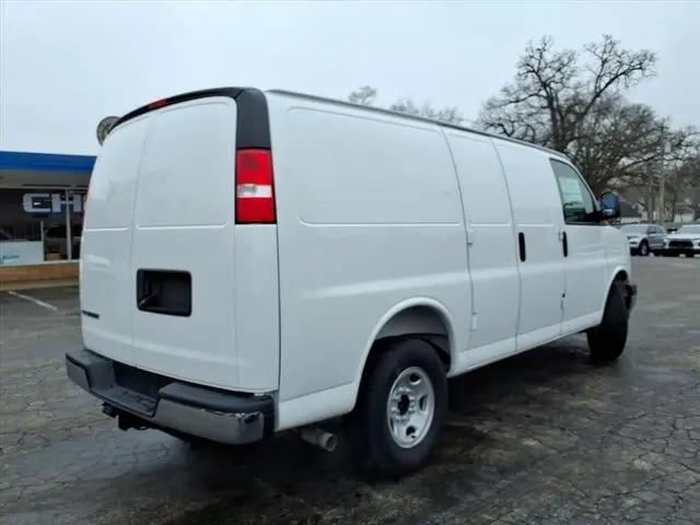 2026 Chevrolet Express Cargo Van 2500 Regular Wheelbase, WT, RWD