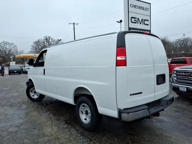 2026 Chevrolet Express Cargo Van 2500 Regular Wheelbase, WT, RWD