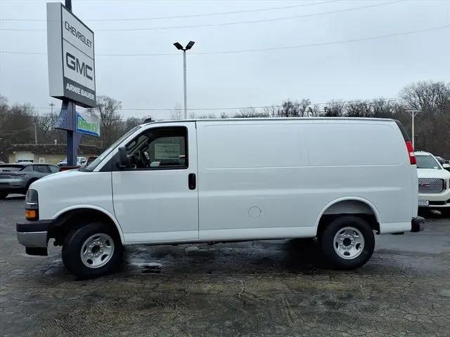 2026 Chevrolet Express Cargo Van 2500 Regular Wheelbase, WT, RWD