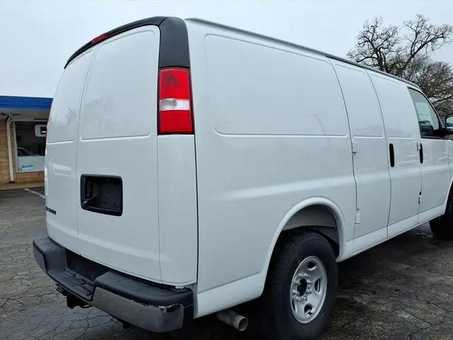 2026 Chevrolet Express Cargo Van 2500 Regular Wheelbase, WT, RWD