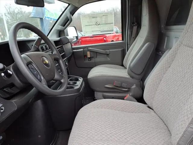 2026 Chevrolet Express Cargo Van 2500 Regular Wheelbase, WT, RWD