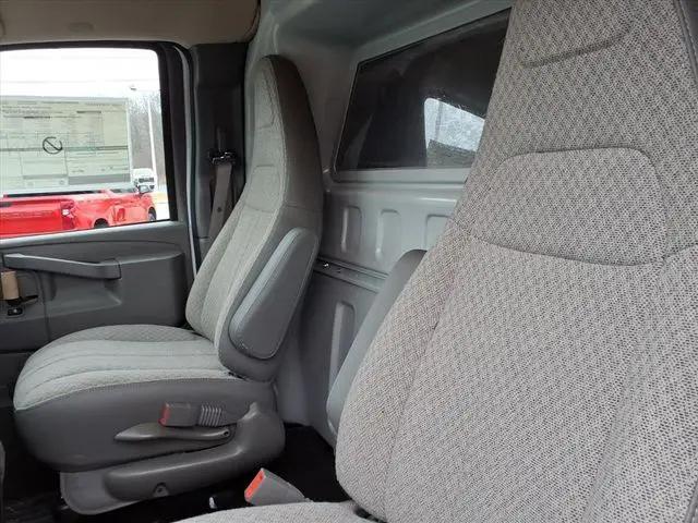 2026 Chevrolet Express Cargo Van 2500 Regular Wheelbase, WT, RWD