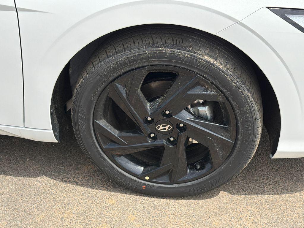 New 2026 White HYUNDAI SEL Sport image 13