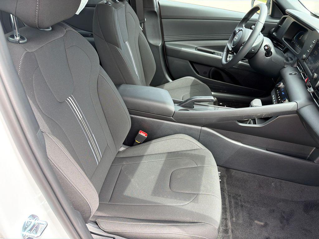 New 2026 White HYUNDAI SEL Sport image 14