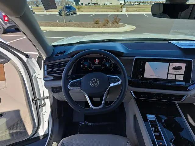 2026 Volkswagen Atlas SE with Technology