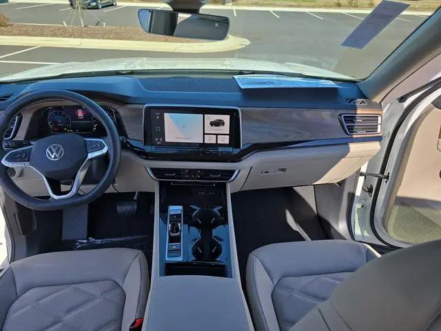 2026 Volkswagen Atlas SE with Technology
