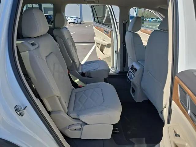 2026 Volkswagen Atlas SE with Technology