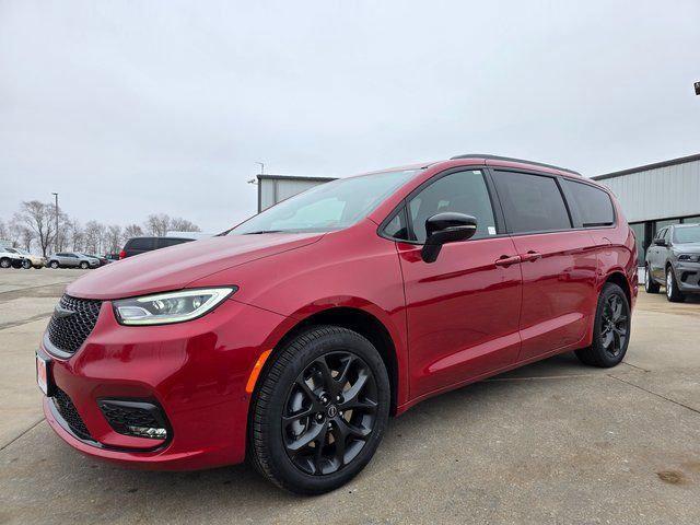 2026 Chrysler Pacifica Select AWD