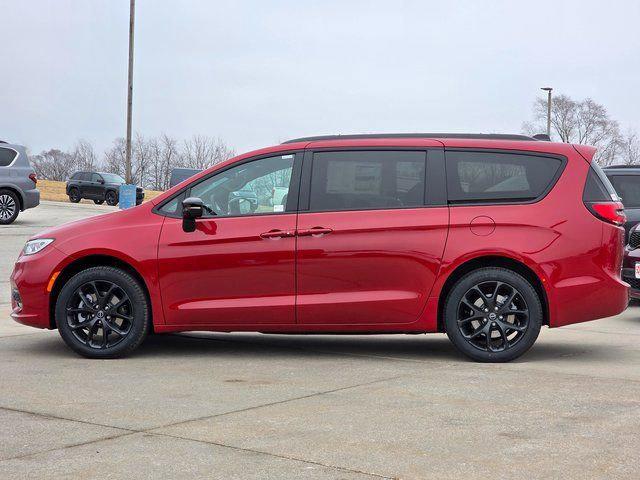 2026 Chrysler Pacifica Select AWD