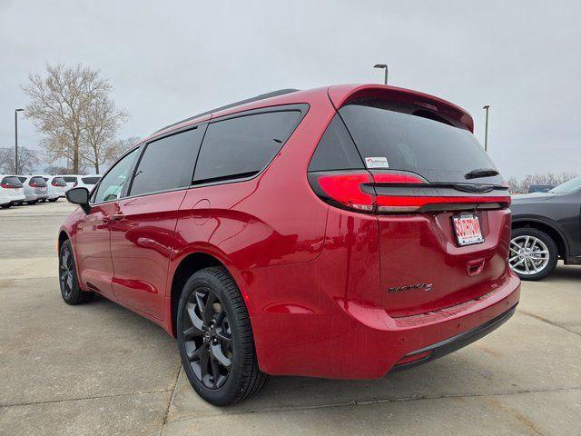 2026 Chrysler Pacifica Select AWD