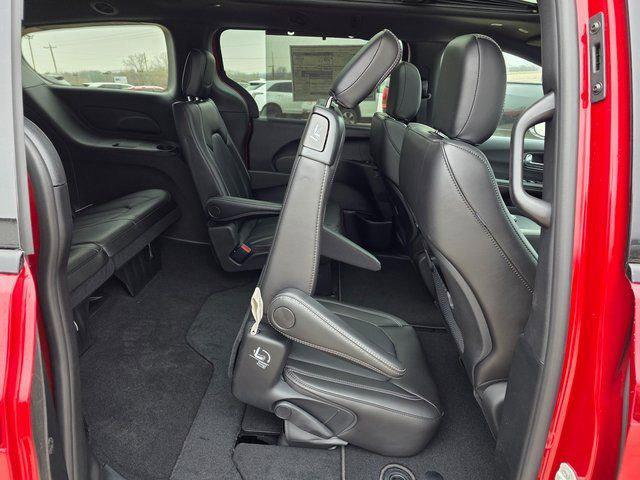 2026 Chrysler Pacifica Select AWD