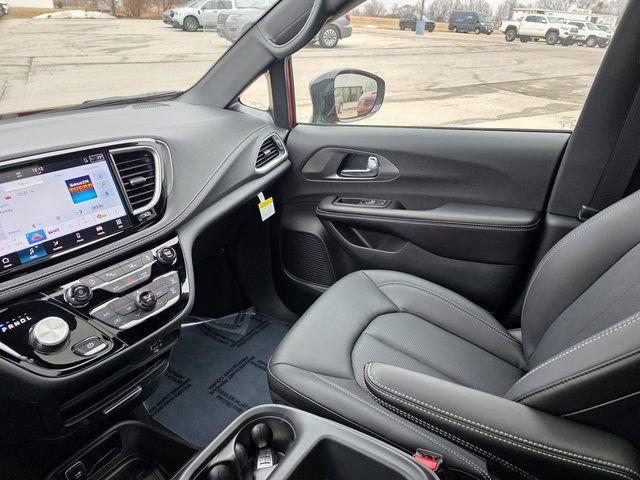 2026 Chrysler Pacifica Select AWD