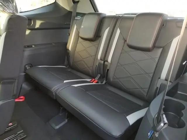 2026 Volkswagen Atlas Peak Edition