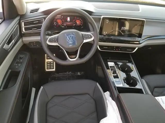 2026 Volkswagen Atlas Peak Edition