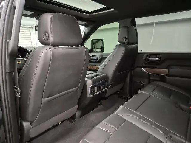 2022 Chevrolet Silverado 2500HD 4WD Crew Cab Standard Bed High Country