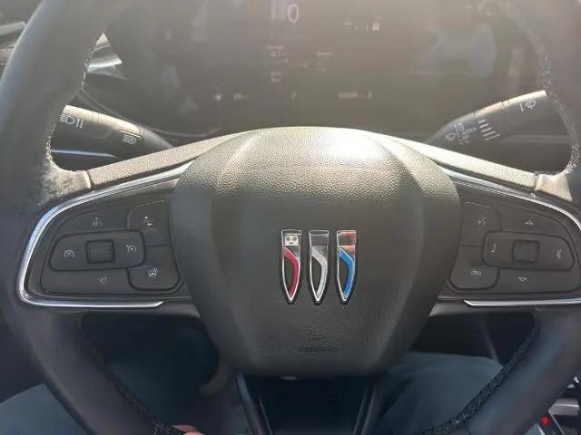 2024 Buick NV Avenir FWD