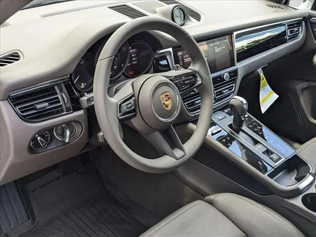 2025 Porsche Macan Macan