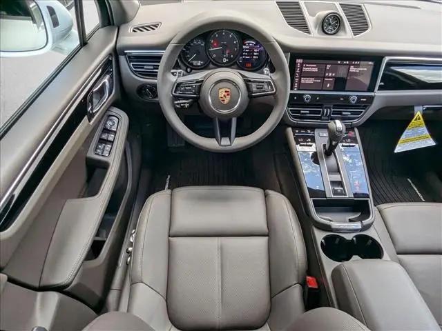 2025 Porsche Macan Macan