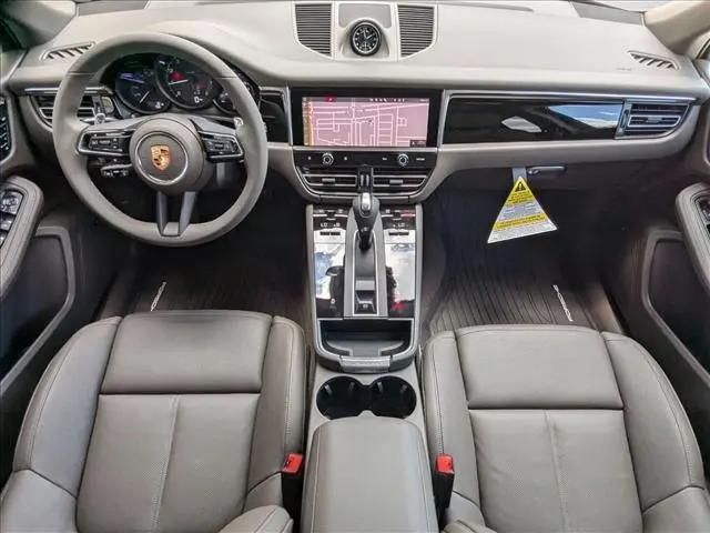 2025 Porsche Macan Macan