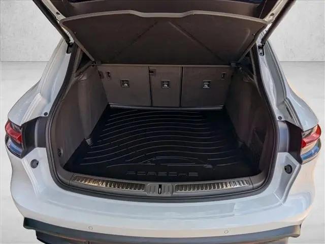 2025 Porsche Macan Macan