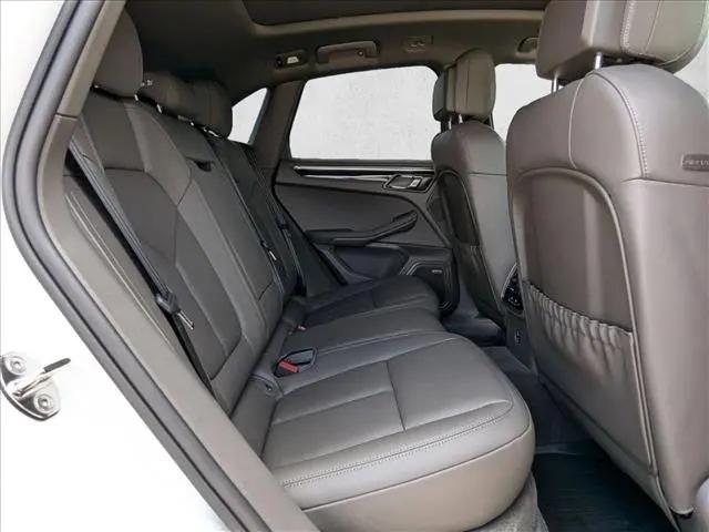 2025 Porsche Macan Macan