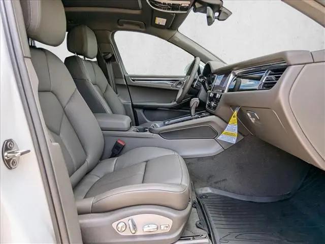 2025 Porsche Macan Macan