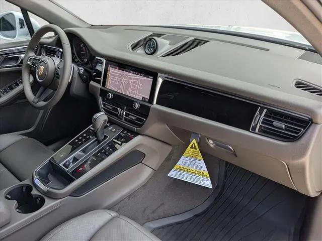 2025 Porsche Macan Macan
