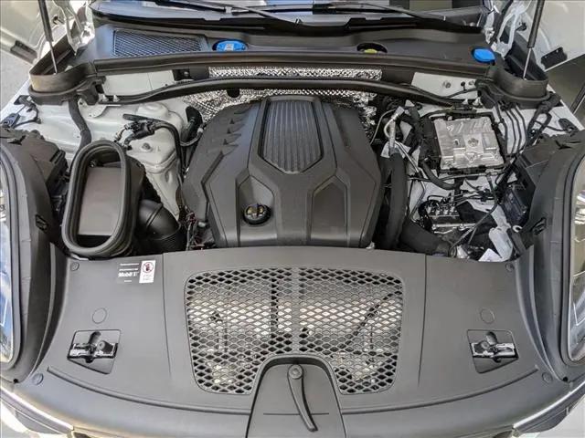 2025 Porsche Macan Macan