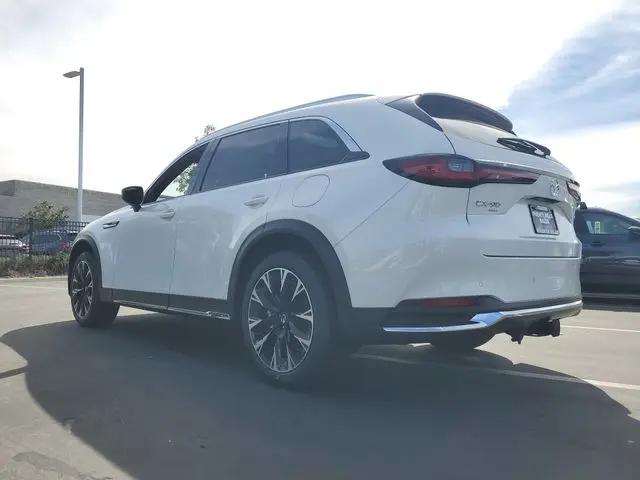 2026 Mazda X-90 Premium Plus