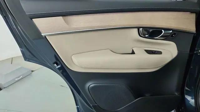 2026 Volvo XC90 Plug-In Hybrid Plus, T8 AWD, Electric/Gasoline, Bright, 7 Seats