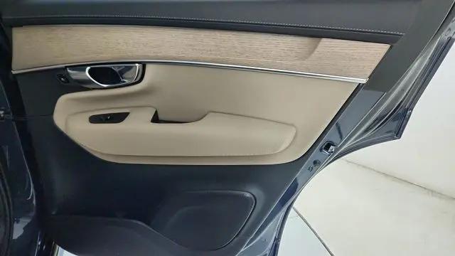 2026 Volvo XC90 Plug-In Hybrid Plus, T8 AWD, Electric/Gasoline, Bright, 7 Seats