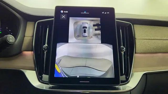 2026 Volvo XC90 Plug-In Hybrid Plus, T8 AWD, Electric/Gasoline, Bright, 7 Seats