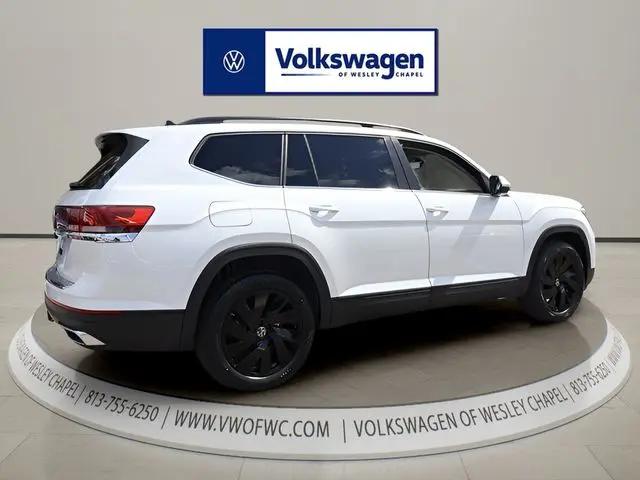 2026 Volkswagen Atlas SE with Technology