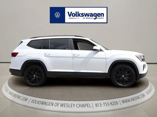 2026 Volkswagen Atlas SE with Technology