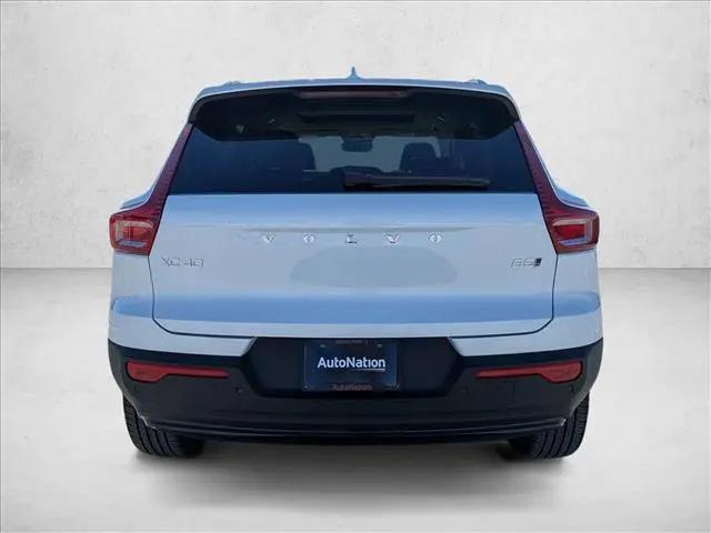 2026 Volvo XC40 Plus, B5 AWD Gas (mild hybrid), Dark