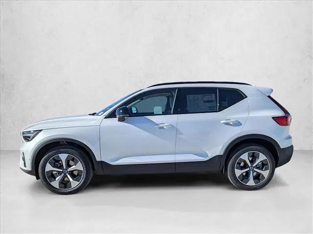2026 Volvo XC40 Plus, B5 AWD Gas (mild hybrid), Dark