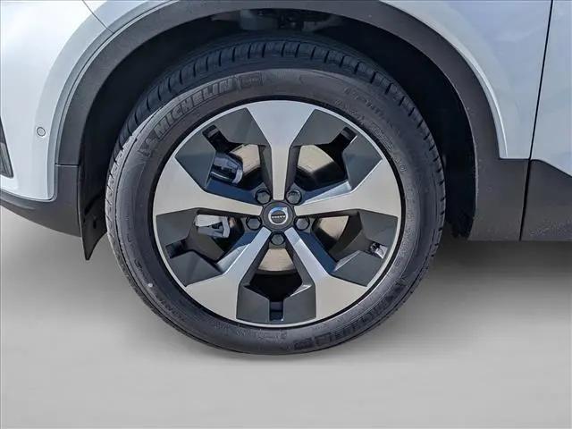 2026 Volvo XC40 Plus, B5 AWD Gas (mild hybrid), Dark