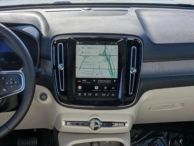 2026 Volvo XC40 Plus, B5 AWD Gas (mild hybrid), Dark