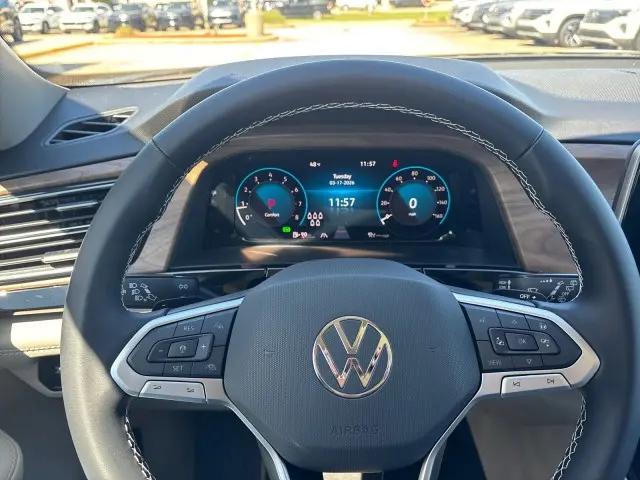 2026 Volkswagen Atlas SE with Technology